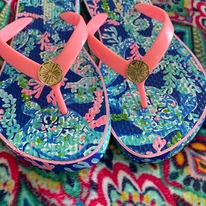 Lilly Pulitzer flip flops